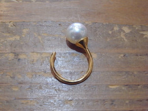 White Shell Pearl Ring